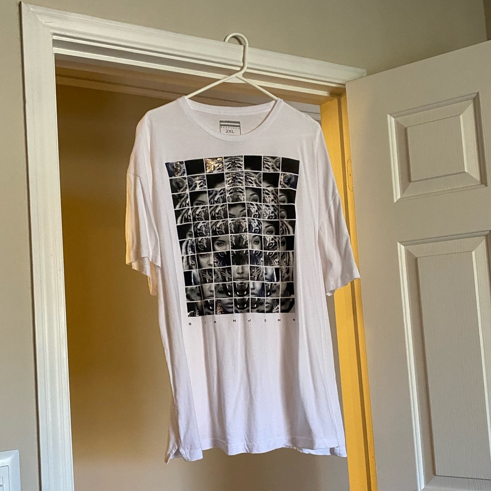 Men Sean John T-shirt